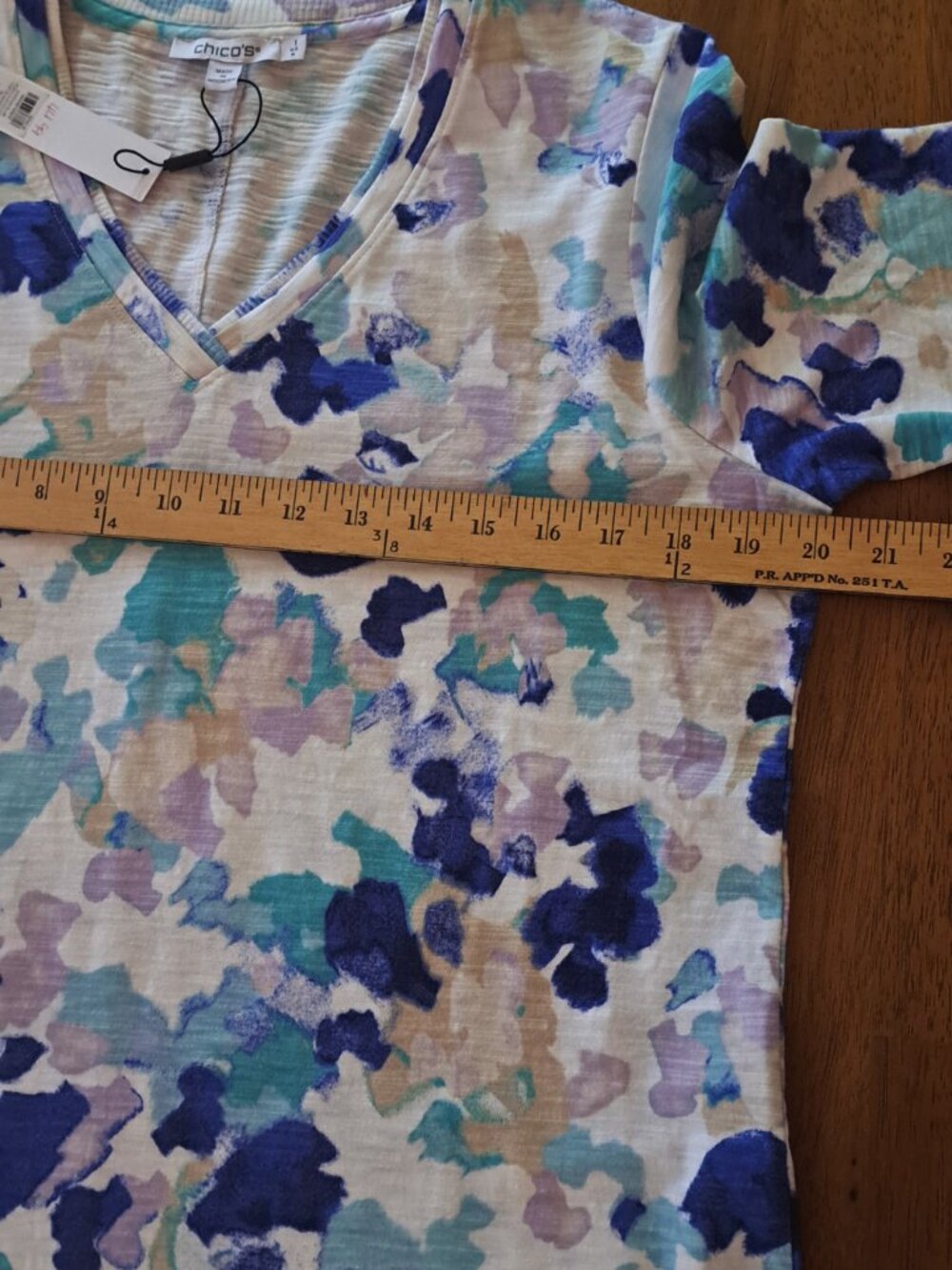 Chico's Tee Women small 1 floral Short Sleeve Cotton blend V Neck Casual Top NWT - Picture 10 of 12